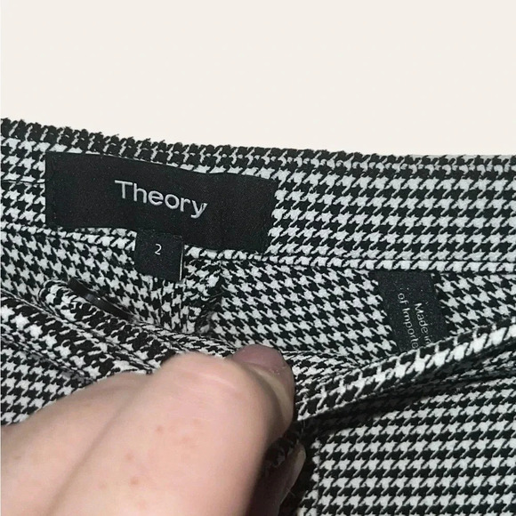 0413. Theory CROPPED‎ TROUSER HOUNDSTOOTH PATTERN BLACK/WHITE IN COLOR SIZE 2 - Picture 14 of 16